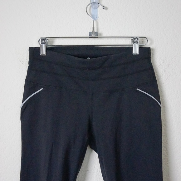 Athleta women's black 3/4 cropped workout leggings - Picture 2 of 5